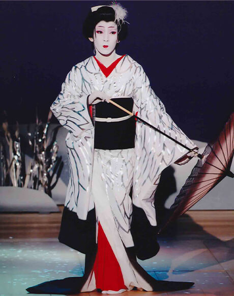 Onnagata trong kịch Kabuki.